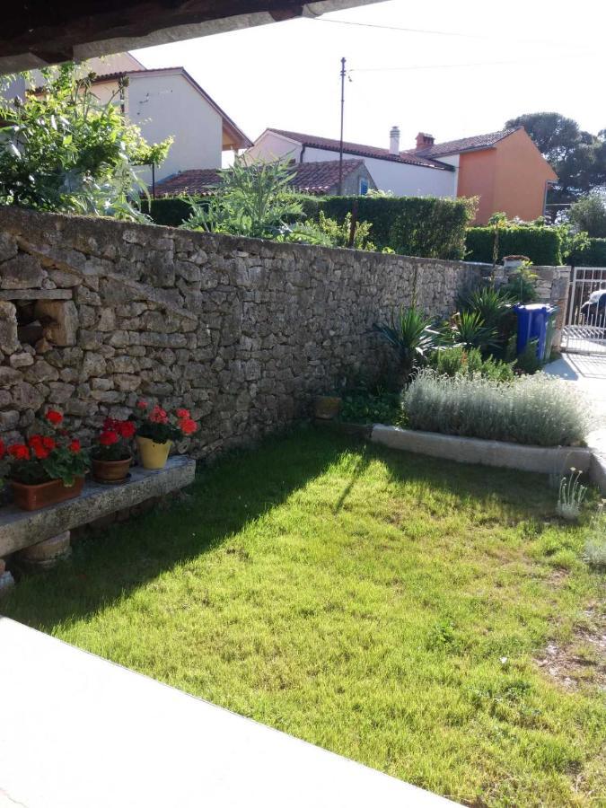 House Mergi Pomer Exterior foto